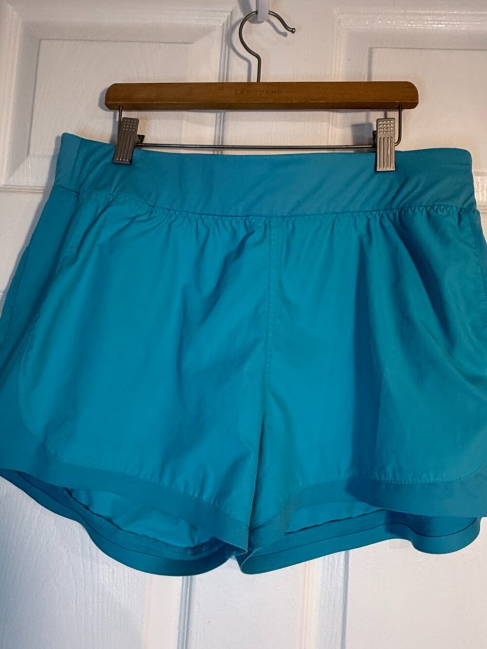 Athleta Aqua Running Shorts | Built-In Liner | Quick Dry | Size Large - Picture 4 of 8